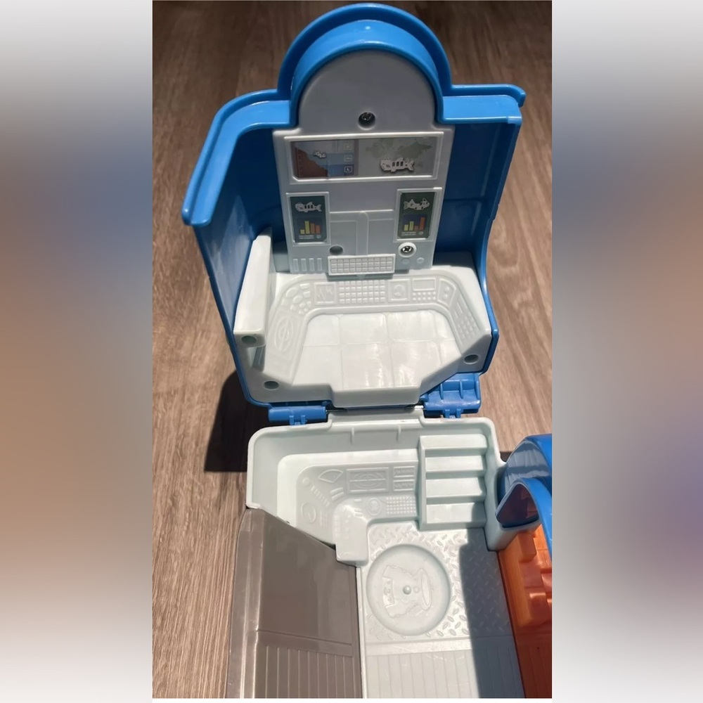 OCTONAUTS Gup W Rescue Reef Playset Working Lights & Rescue Tank Year 2018 - Picture 9 of 15